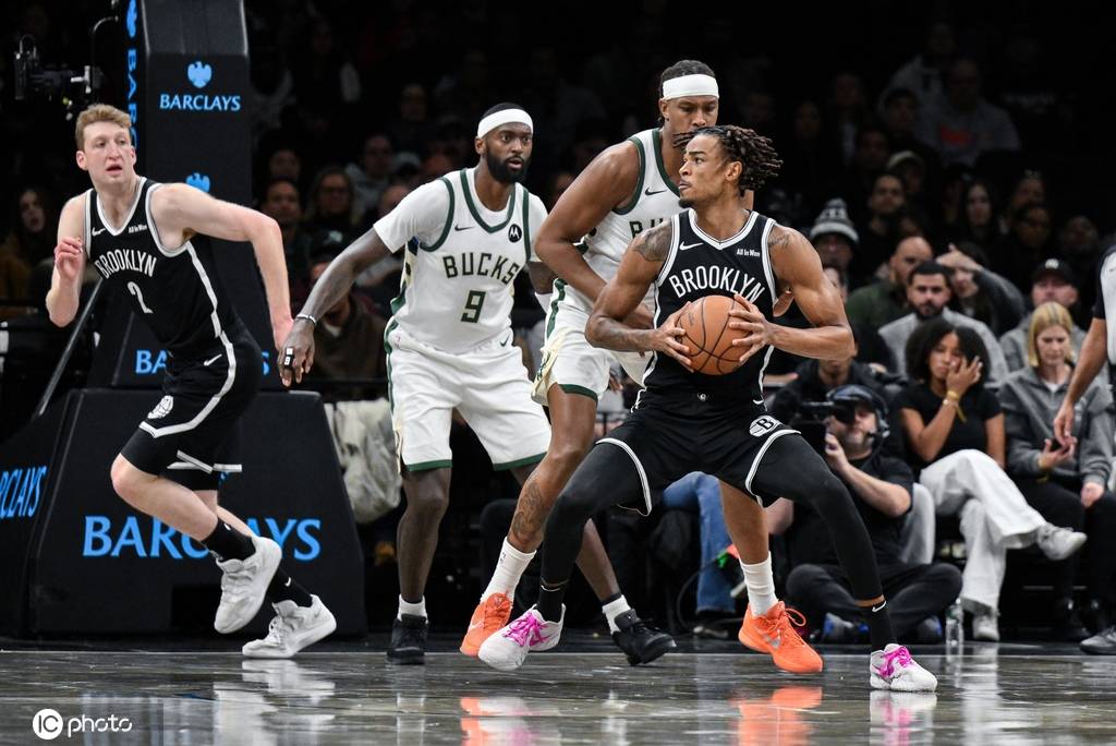 浓眉哥在雄鹿比赛中比分优势明显,回归赛场引发热议!的简单介绍 浓眉哥在雄鹿比赛中比分优势明显,回归赛场引发热议!的简单介绍